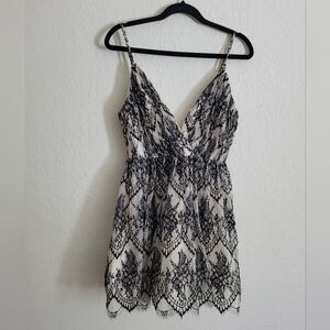 Alice & Olivia Cara lace mini holiday christmas party cocktail Dress